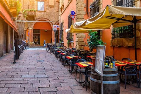 restaurants bologna city centre